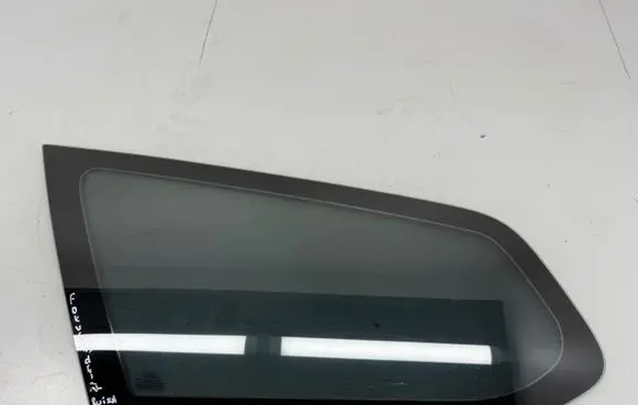 Ford Focus Rear side window 43R001057