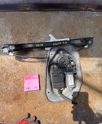 Volkswagen Golf V Rear door window regulator motor 1K4839402D 1K0959704P
