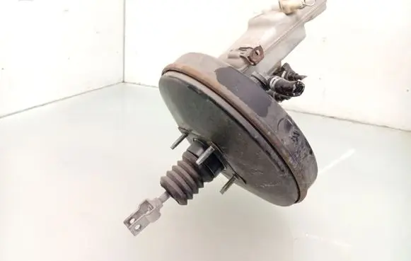 Toyota Avensis T270 Brake booster 4720005320