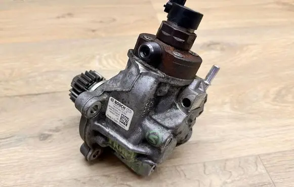Renault Trafic III (X82) Fuel injection high pressure pump 167009230R 0445011500