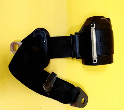 Nissan Micra Rear seatbelt 33048809