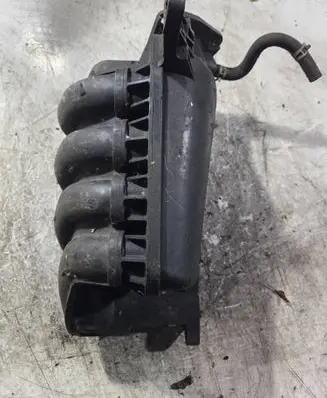 Toyota Avensis T250 Intake manifold 