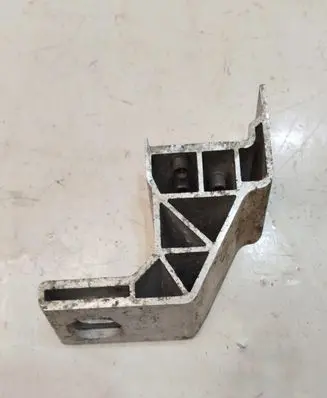 Mercedes-Benz C W205 Engine mount bracket A205