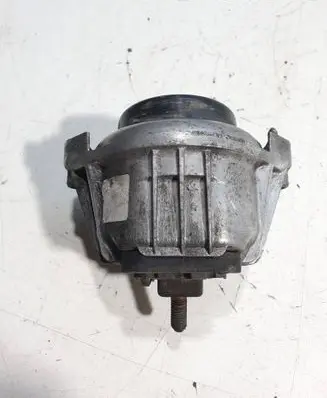 Engine mount bracket