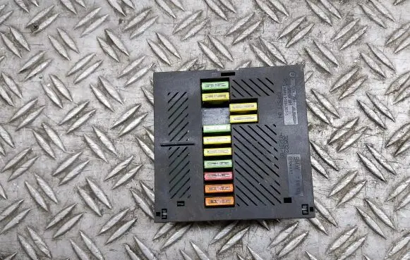 BMW 7 E65 E66 Fuse module