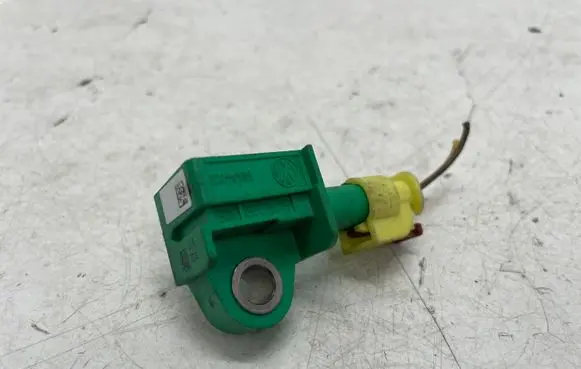 Volkswagen Golf VI Airbag deployment crash/impact sensor 5K0959351