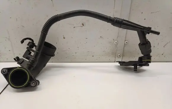 Mercedes-Benz CLA C118 X118 Engine coolant pipe/hose A0081534428