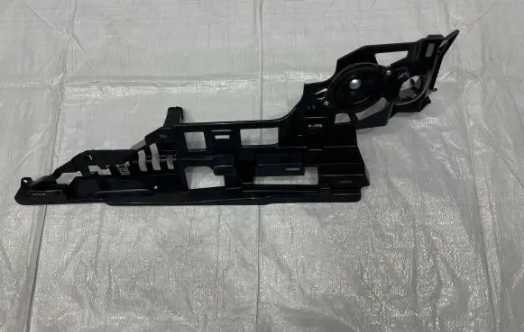 Maserati Grecale Bracket in trunk/boot 670176556
