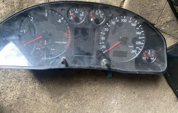 Audi A6 S6 C5 4B Speedometer (instrument cluster)