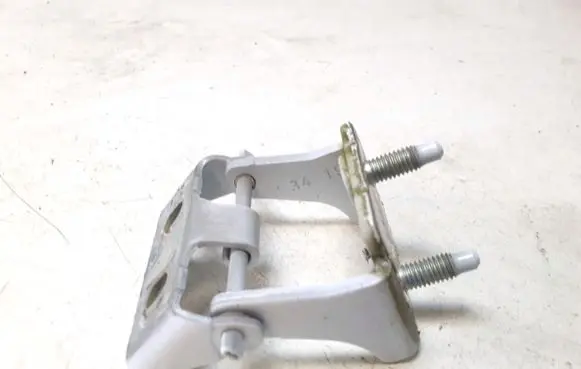 Ford Focus Tailgate/trunk/boot hinge CM5142900