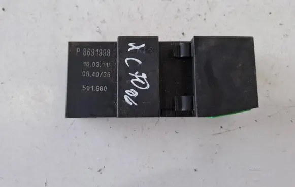 Volvo XC70 ESP (stability system) control unit 8691998