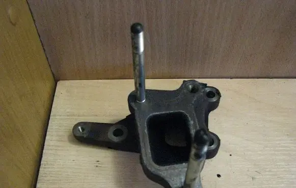 Honda Accord Engine mounting bracket