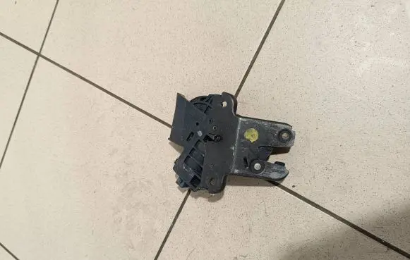 Audi A8 S8 D3 4E Tailgate/trunk/boot lock/catch/latch 4E0827505C