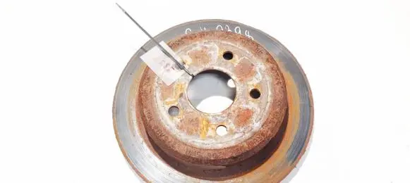 Jeep Grand Cherokee (WK) Rear brake disc neventiliuojamas