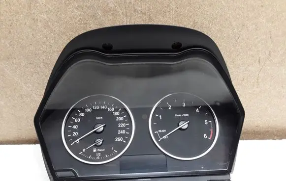 BMW 1 F20 F21 Speedometer (instrument cluster) 9334732 9232891