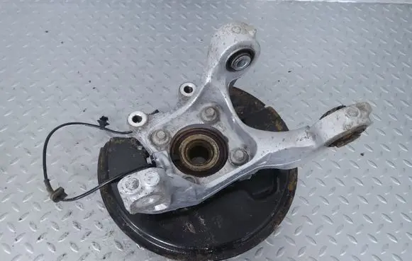 Ford Mustang VI Rear wheel hub FR3Z-5B758-J FR3Z-5B758-B FR3Z-5B758-D