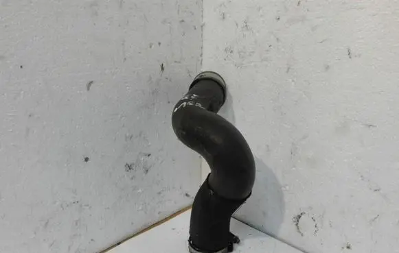 Audi Q7 4L Intercooler hose/pipe 7L6145736A