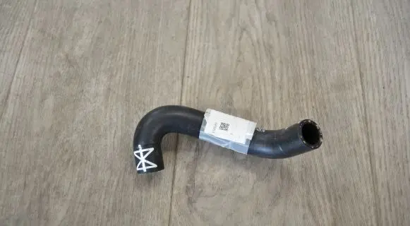 Volkswagen Touareg II Engine coolant pipe/hose 7P0819307B