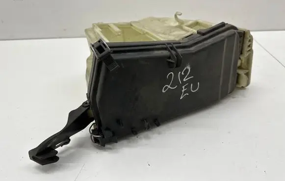 Mercedes-Benz E W212 Fuse box set