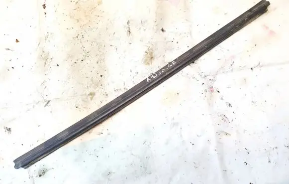 Volvo S70 V70 V70 XC Front door glass trim molding 