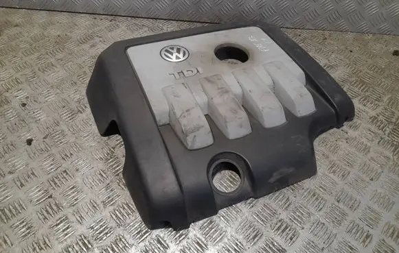 Volkswagen PASSAT B6 Engine cover (trim) 03G103925BP