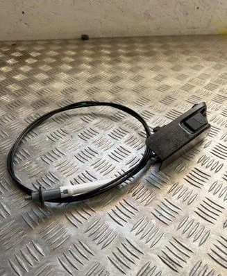 Toyota Yaris Cross Fuel tank opening switch 