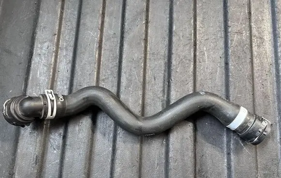 Audi A4 S4 B9 8W Engine coolant pipe/hose 8W0122101AL