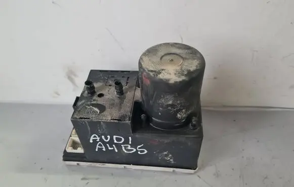 Audi A4 S4 B5 8D Central locking vacuum pump 8L0862257D