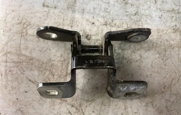 Chrysler 300 - 300C Rear door lower hinge