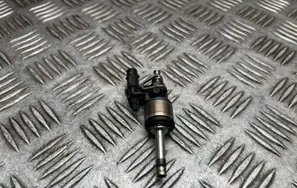 Seat Arona Fuel injector 05C036E