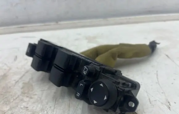 Mazda 6 Electric window control switch GS1E66350A