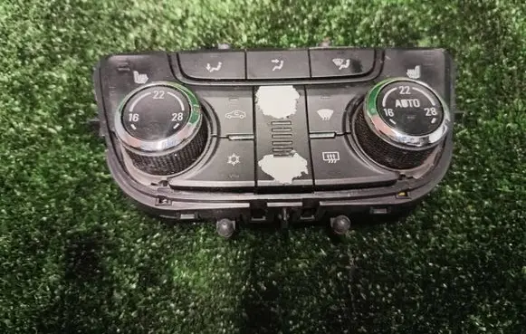 Opel Zafira C Climate control unit 20765759