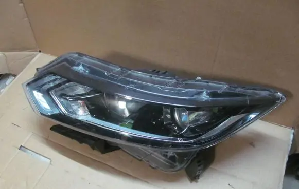 Nissan Qashqai Headlight/headlamp 10019009