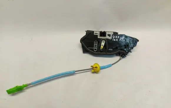 BMW X1 U11 Front door lock 7445050