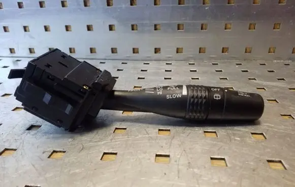 Mitsubishi Grandis Wiper control stalk 17D714
