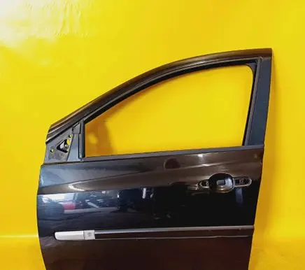 Renault Clio III Front door 
