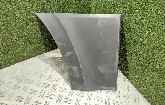 Rear fender molding trim