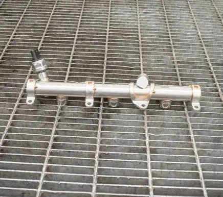 Audi Q5 SQ5 Fuel main line pipe 06M133316L