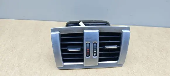 BMW 1 F20 F21 Rear air vent grill 9207330