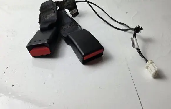 Opel Crossland X Rear seatbelt buckle 6318479ETE 31720AEU52