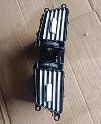 Mercedes-Benz E W212 Dash center air vent grill A2128302554