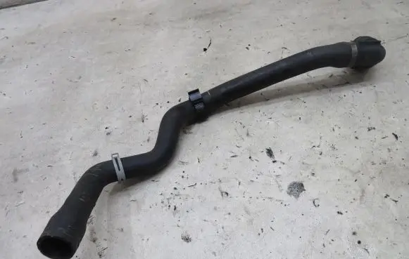 Ford Kuga II Engine coolant pipe/hose