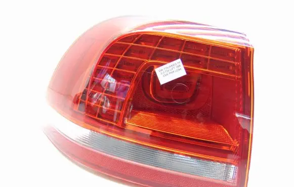 Volkswagen Touareg II Rear/tail lights 7P6945207