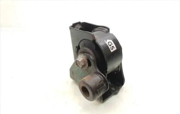Toyota Avensis T270 Engine mounting bracket