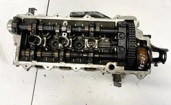 Hyundai Santa Fe Engine head 