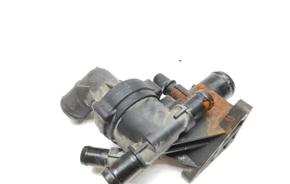 Thermostat/thermostat housing