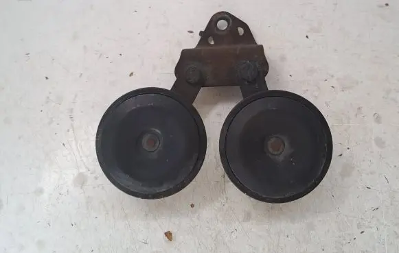 Toyota Avensis T270 Horn signal 8650005010
