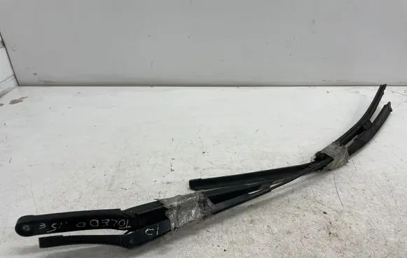 Seat Toledo IV (NH) Front wiper blade arm