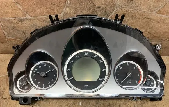 Mercedes-Benz E W212 Speedometer (instrument cluster) A2129005104