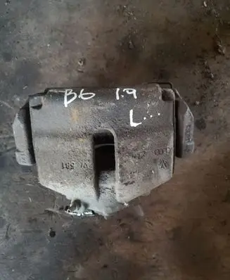 Volkswagen PASSAT B6 Front brake caliper